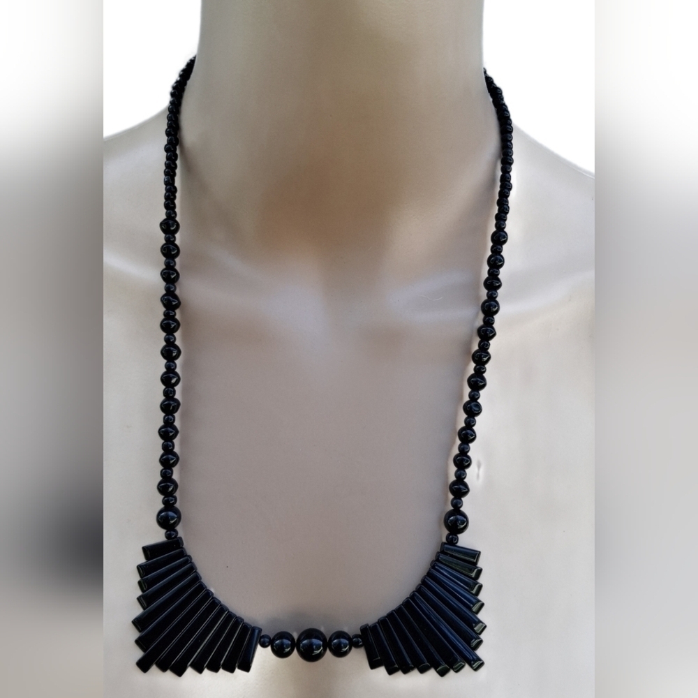 VINTAGE ART DECO STYLE BLACK JET FAN NECKLACE